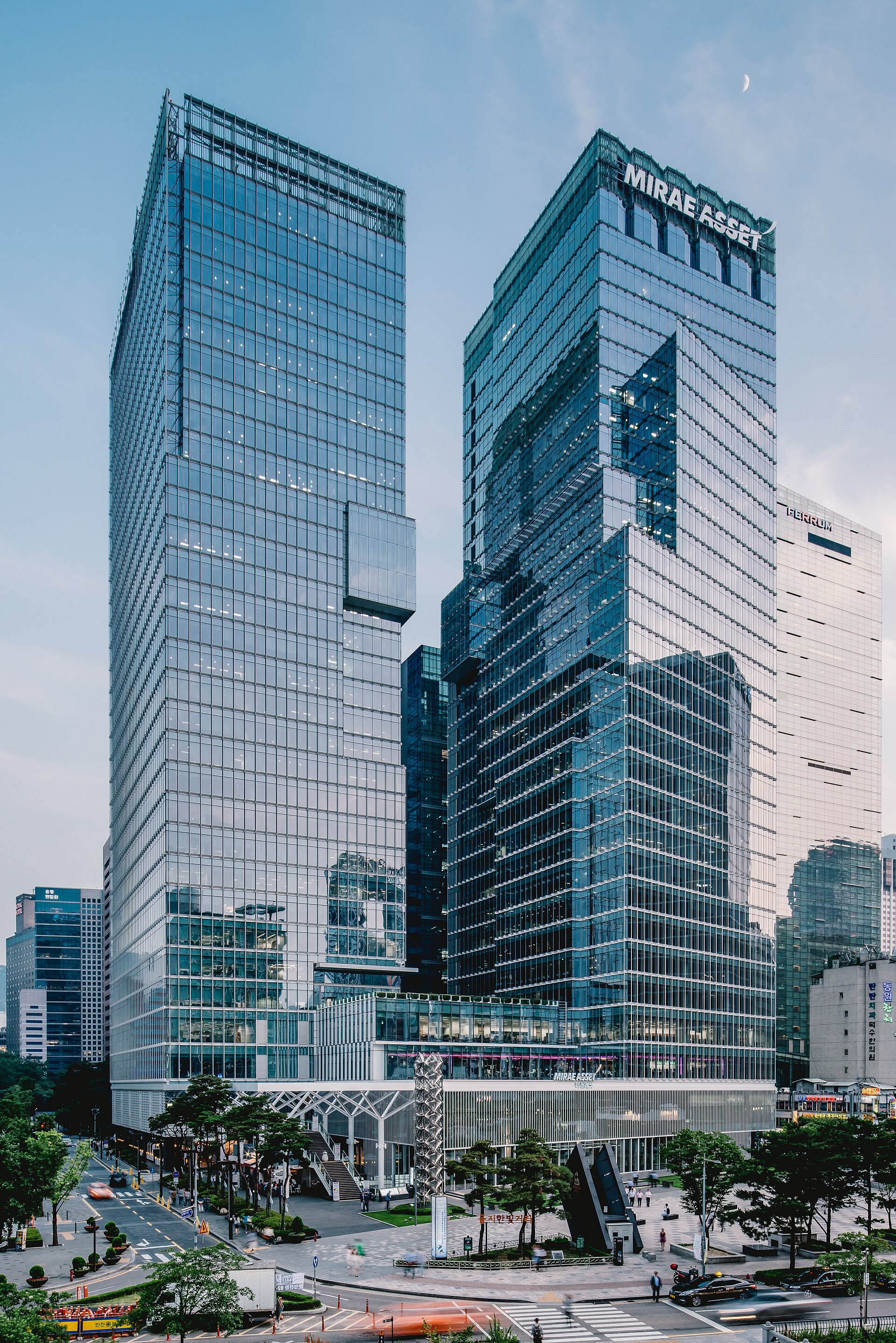 서울 중구의 미래에셋 센터원 빌딩 전경